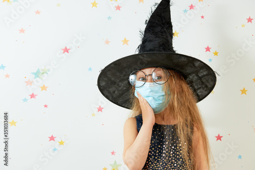 Fotografía Happy Halloween on quarantine coronavirus pandemic