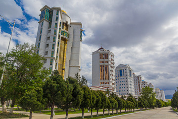 Canvas Print - Marble-clad buildings in Ashgabat, capital of Turkmenistan