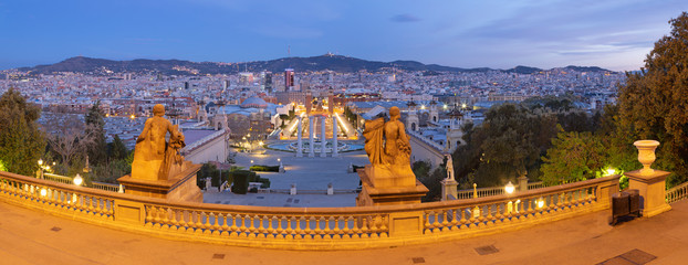 Wall Mural - Barcelona - The panorama from the Palace Real with the Plaza Espana at the dusk.