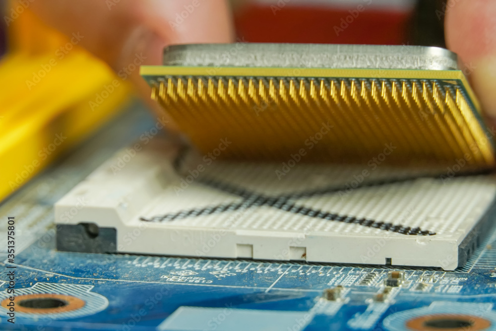 Removing and replacing a computer processor (CPU). Installing and ...