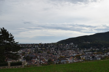 Stadt von erhöhter Position