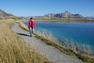 Poster - Wandern mit Blick zum Biberkopf