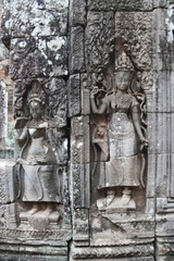 Sticker - Gravure de femmes souriantes du temple Bayon à Angkor, Cambodge