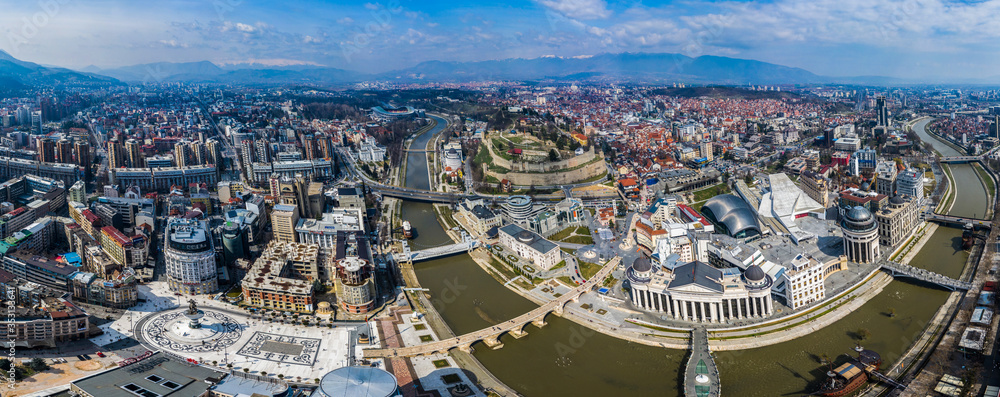 Obraz na płótnie Wide panorama of Skopje city, Makedonia. Panoramic view of the city center if Skopje w salonie
