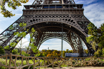 Wall Mural - the eiffel tower