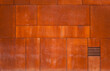 Modern rusty house facade of Cor-Ten steel panels. Moderne Architektur mit rost braunen Cor-Ten Stahl Platten.