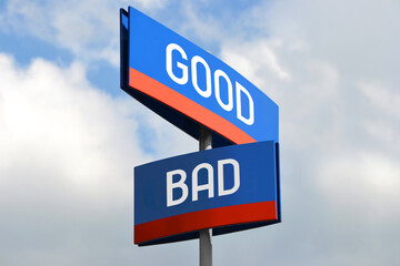 Canvas Print - Good or bad street sign