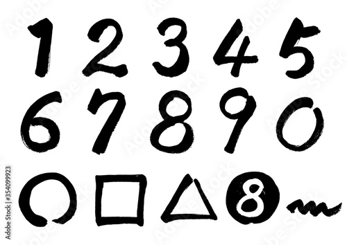 数字 アラビア数字 文字 １ ２ ３ ４ ５ ６ ７ ８ ９ ０ １２３４５６７８９０ まる 丸 マル 四角 三角 筆書き 手書き 筆文字 書道 書き文字 墨文字 習字 字 墨 書 白バック 日本 筆 白背景 素材 イラスト イラストレーション ベクター 日本語 カリグラフィー 毛筆 手書き