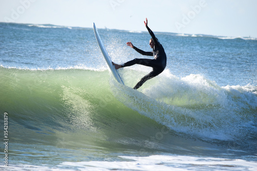 Fotomural Japan surfing , sometimes during a typhoon, there are many waves in Japan especially in Hebara, Katsuura, Chiba