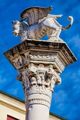 Wall Mural - vicenza, italien - markuslöwe auf der piazza dei signori