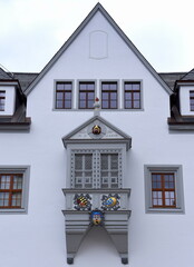 Wall Mural - Erker mit Wappen am Freiberger Rathaus 
