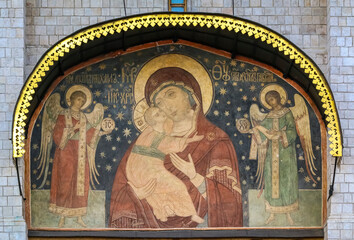 Wall Mural - Front door with ancient orthodox icons of the Assumption or Dormition Cathedral of the Moscow Kremlin in Moscow, Russia