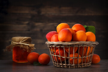 Canvas Print - Fresh apricots on table.