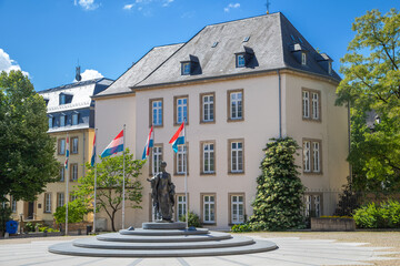 Wall Mural - LUXEMBURG , Denkmal Grande-Duchesse Charlotte