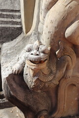 Canvas Print - Statue d'une stupa, Shwe In Dein au lac Inle, Myanmar	