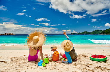 Canvas Print - Family with three year old boy on beach