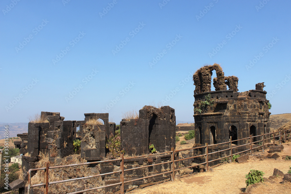 Fotografie Ruins of fort walls. Raigad Fort, Maharashtra, India. 350 ...