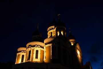 Photo of the Alexander Nevsky Cathedral in the old town of Tallinn, night time.