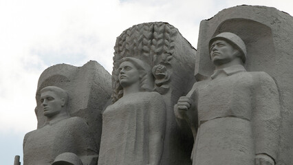 statue of russian heroes