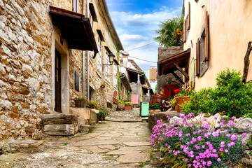 Canvas Print - Hum is a town in Istria, about 14 kilometers from Buzet. The town, where only 30 people live, is called the 