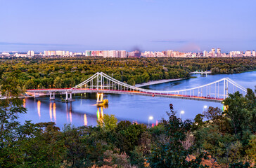 Wall Mural - Pedestrian bridge across the Dnieper River in Kiev, Ukraine