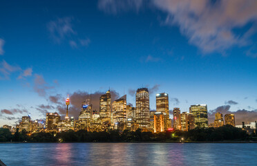 Fototapete - Beautiful Sydney downtown skyline at night, NSW, Australia