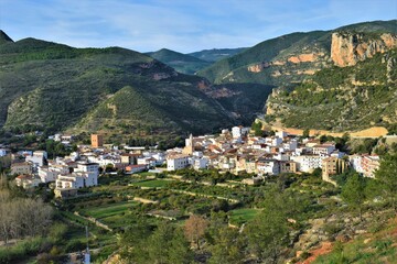 Wall Mural - pueblo en un valle