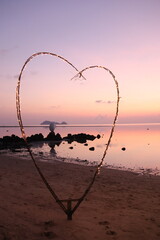 Sticker - Coeur au coucher de soleil sur la plage à Ko Pha Ngan, Thaïlande