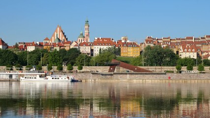 Wall Mural - Panorama of Warsaw city in Poland, zoom out from the Old Town to Vistula river