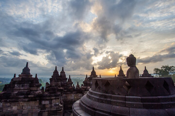 Wall Mural - Sunrise at Borobudur temple, Java, Bali