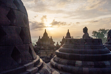 Wall Mural - Sunrise at Borobudur temple, Java, Bali