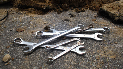 Spanner set used for tightening bolt and nut at the burst pipe pipe connection