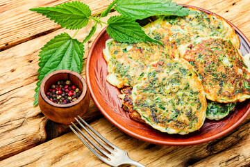 Diet fritters with nettles.