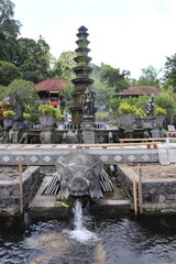 Canvas Print - Fontaine du palais aquatique de Tirta Gangga à Bali, Indonésie