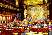 SINGAPORE - NOVEMBER 14 : Unidentified Buddhism People Have A Ritual By Pray And Sing In The Buddha Relic Tooth Temple On November 14, 2013 In Singapore