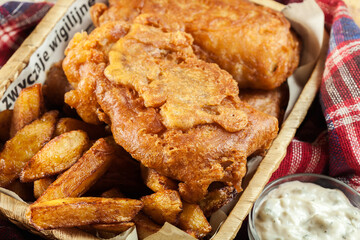 Wall Mural - Traditional fish in beer batter and chips