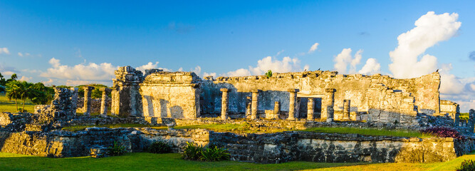 Canvas Print - It's Panorama of the ruins of Tulum, Mayan city, Yacatan, Mexico