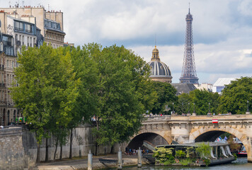 Wall Mural - view of the eiffel tower