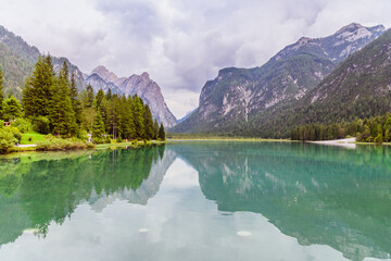Naklejka na meble Green mountain lake in Dolomites
