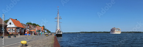 Fotomural Panorama Tiessenkai Kiel Ostsee