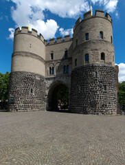 Wall Mural - Köln, ehemaliges Stadttor Hahnentorburg