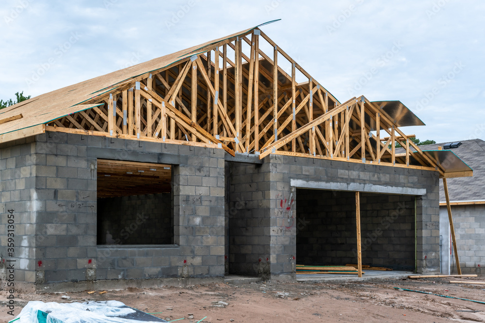 New home construction in west-central Florida from foundations ...