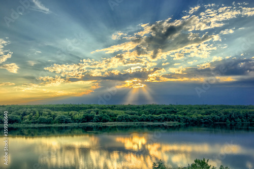 Abendlicher Blick Auf Den Fluss Tyra Der Grenzfluss Zwischen Moldawien Und Transnistrien Hier Der Blick Nach Moldawien Transnistrien Moldawien Compre Esta Fotografia E Explore Imagens Semelhantes No Adobe Stock Adobe Stock