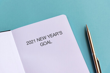 Wall Mural - 2021 New Year's Goal text on note pad blue background