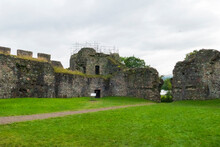 Inverlochy Castle, Ruine Einer Alten Festung In Fort William Schottland