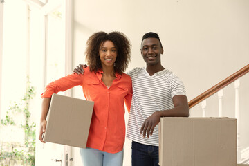 Wall Mural - Couple moving in to a new home