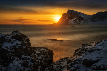 Wall Mural - vaeroy mahornet sunset