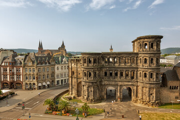 Porta Nigra in Trier zur blauen Stunde