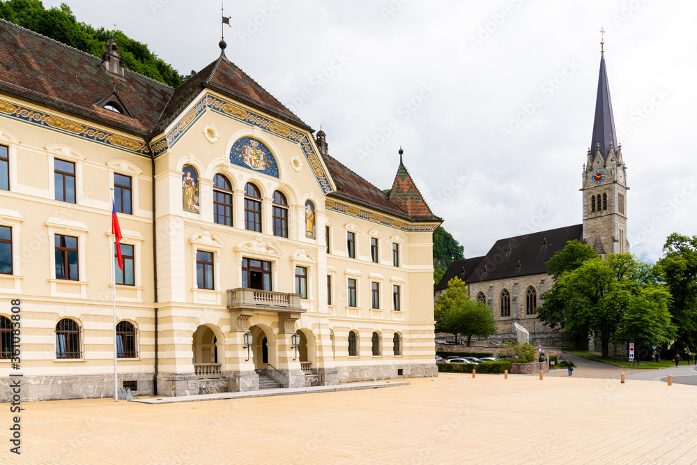 Obraz na płótnie view of the city center of Vaduz with the city hall and the St. Florin church w salonie