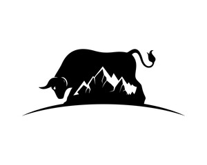 Poster - Angry bull with mountain silhouette